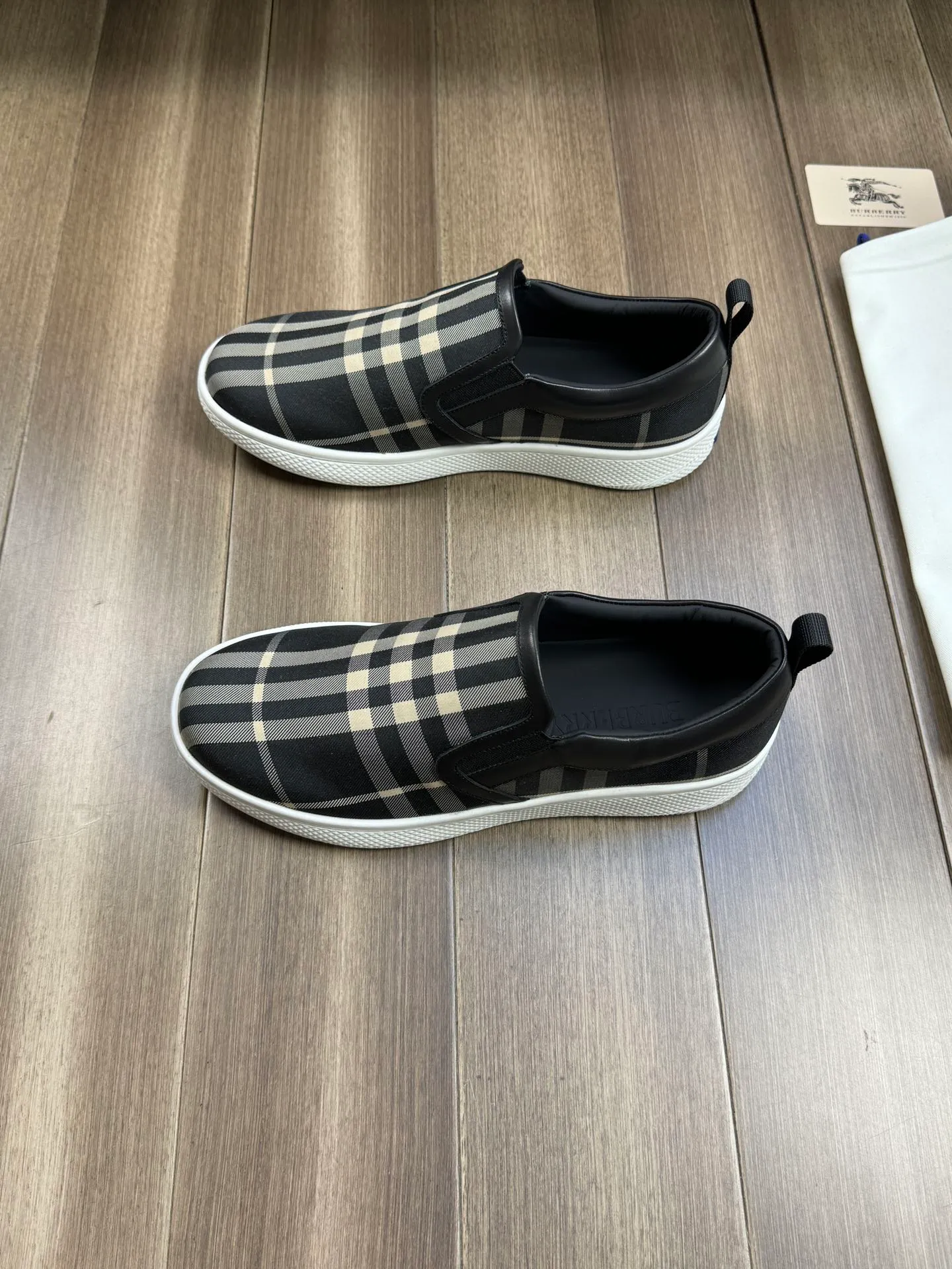 P380 [BURBERRY] Burberry - Upper: imported 🔝 brand totem cloth, heel brand webbing decoration - Inner: water-dyed cowhide - Outsole: ultra-light rubber; two-color molded outsole - Super high quality control, fine workmanship: highlighted (high-end, extravagance, grade) -Size: 38-44 (Male 45, can be customized)